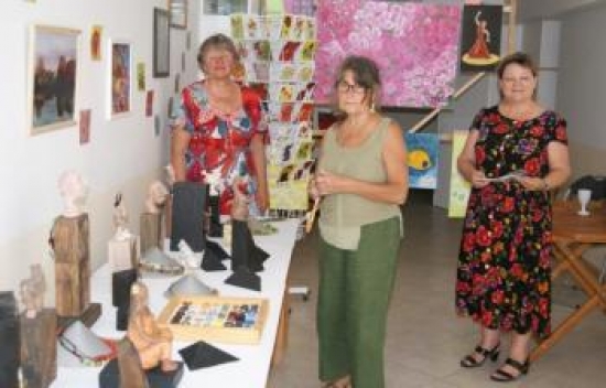 Puy-l'Evêque, Trois artistes exposent dans la grand'rue
